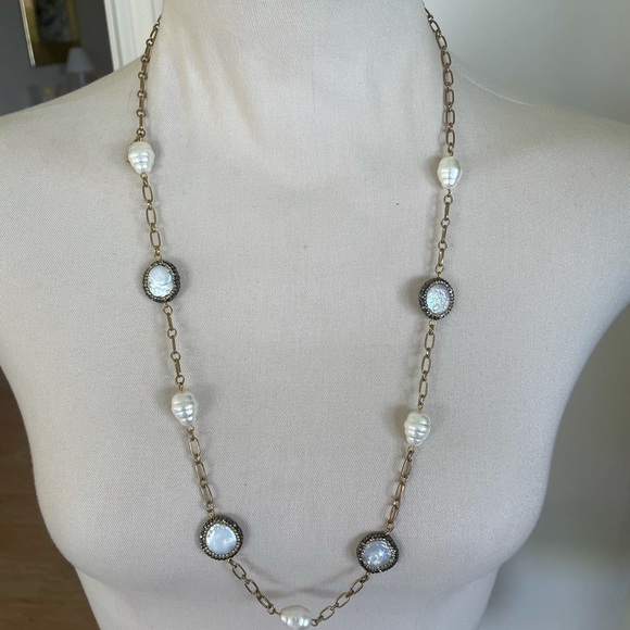 White Coin and Baroque Pearl Necklace 30 inches NEW NO TAGS - Picture 6 of 9